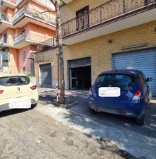 Negozio C1 Via Risposto zona Tor Berlla Monaca