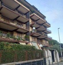 Pentalocale a Tor Bellla Monaca Via Mario Cora