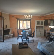 Ampio trilocale a Morena Via Cortale
